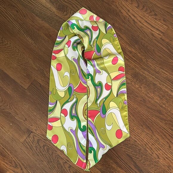 Vintage retro look green, purple, pink & white swirl print long polyester scarf - Picture 6 of 6